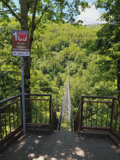 Ankunft an der magischen Hängebrücke 'Ponte Sospeso' bei Mammiano Basso
