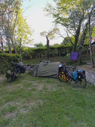 Ankunft am Campingplatz nach einem anstrengenden ersten Tag