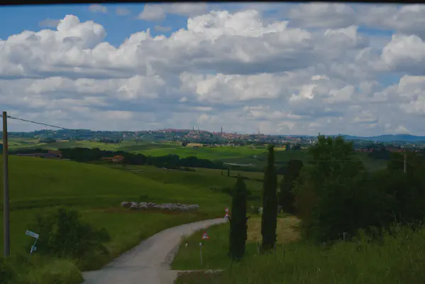 FOTO: 15:14 / Ort: ca. 43.3312, 11.3136