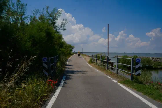 13:44 Uhr, ca. 45.1458, 12.2673