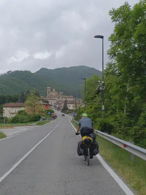 FOTO: 12:20 / Ort: ca. 43.5980, 12.3034