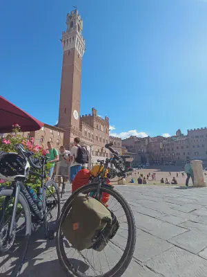 FOTO: 16:57 / Ort: ca. 43.3350, 11.3301