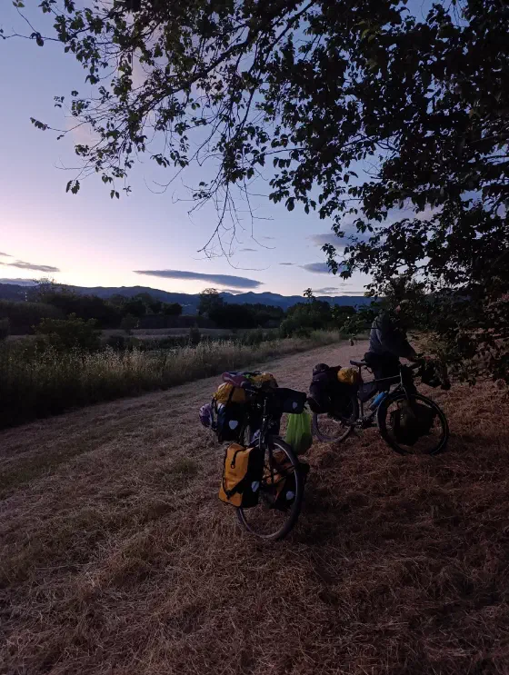 21:17 Uhr, ca. 43.9488, 10.9004