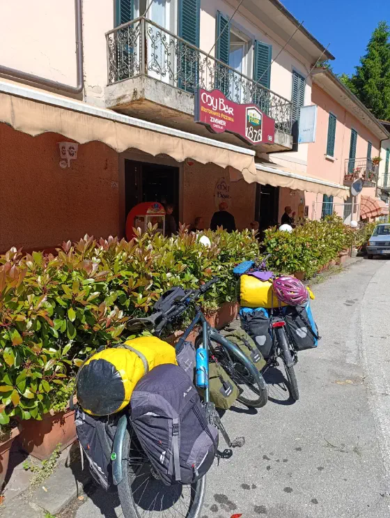 10:35 Uhr, ca. 43.9943, 10.8529