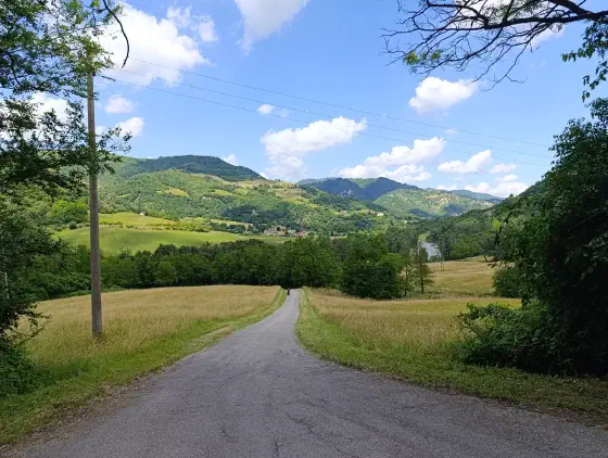 13:02 Uhr, ca. 44.4640, 11.2900
