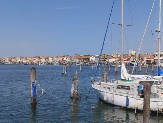 FOTO: 16:13 / Ort: ca. 45.3328, 12.3168