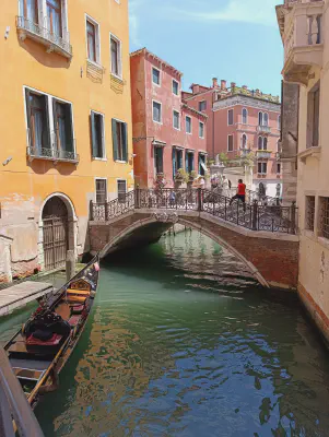 FOTO: 12:59 / Ort: ca. 45.4400, 12.3305