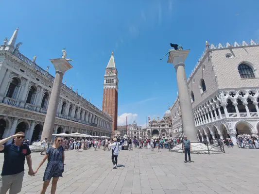 FOTO: 13:18 / Ort: ca. 45.4408, 12.3232