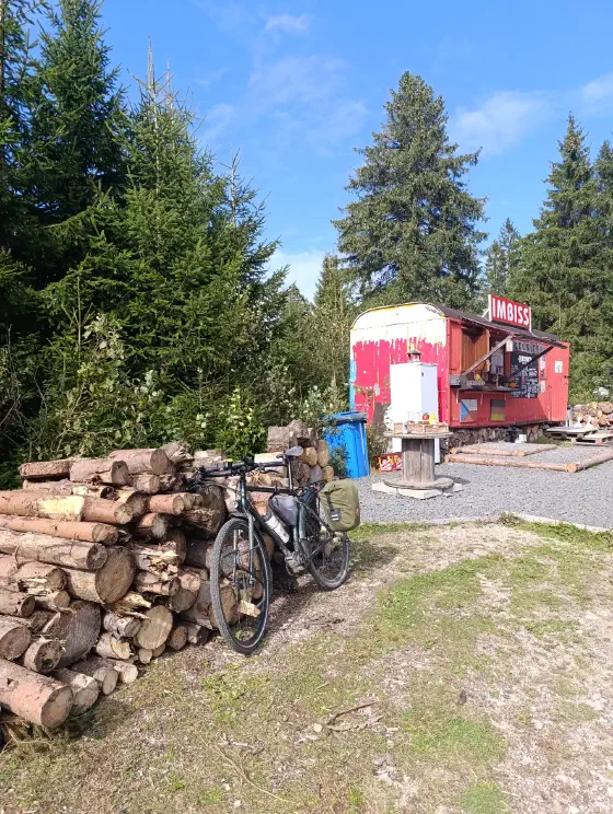 Rast am Wald-Imbiss im Erzgebirge