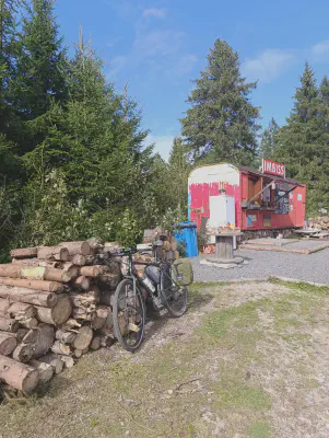 Rast am Wald-Imbiss im Erzgebirge