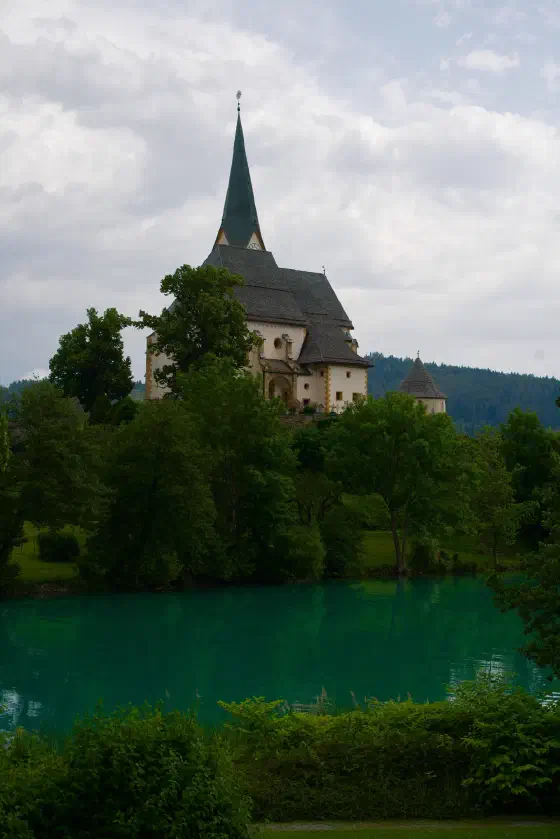 09:15 Uhr, ca. 46.6120, 14.0830
