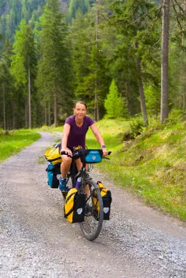 Durch den Wald zum Fernpaß