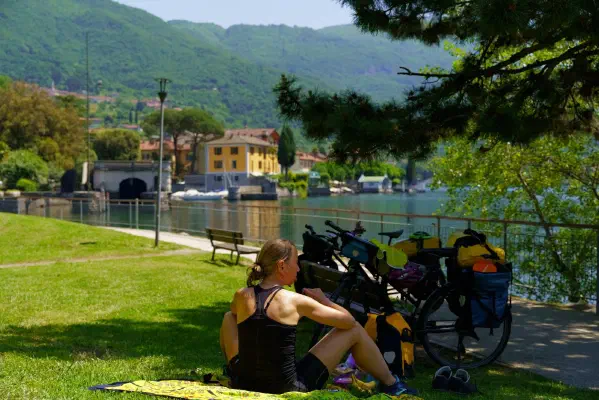 Mittagspause in Mandello del Lario