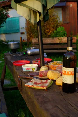 Abendbrot auf dem Zeltplatz in Montoggio