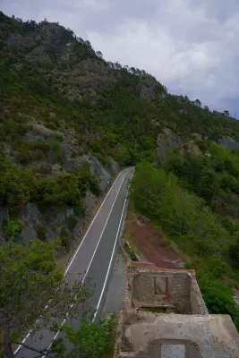 Aussichtsturm auf dem Weg zum Passo di Bracco